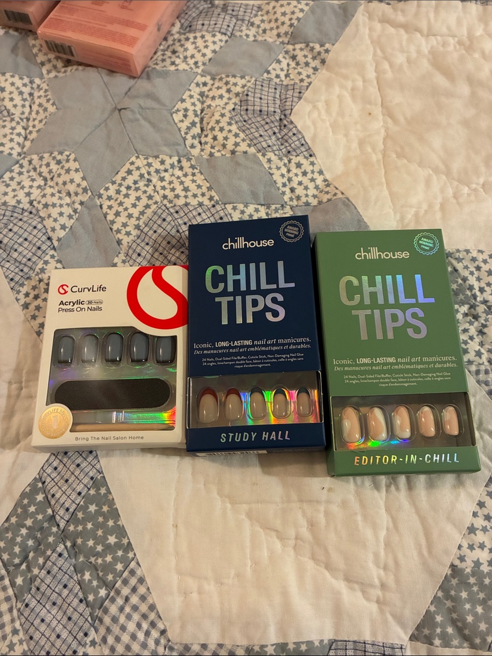 Press on nails, CurvLife, 2 Chill Tips.